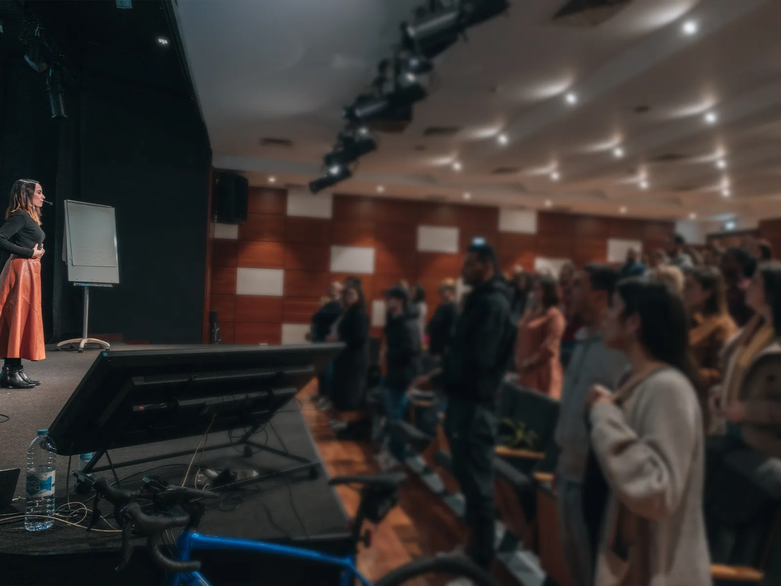 Letícia Pacheco palestrando